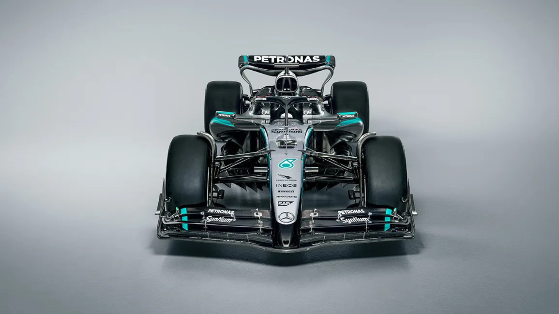 Mercedes, Nuevo W16, Morro