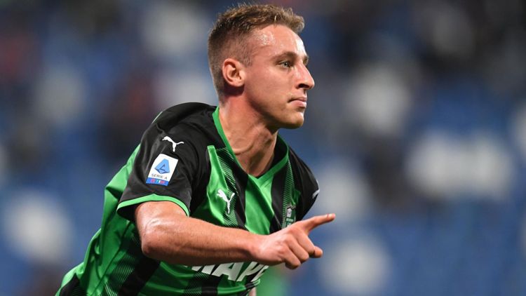 Frattesi del Sassuolo esulta