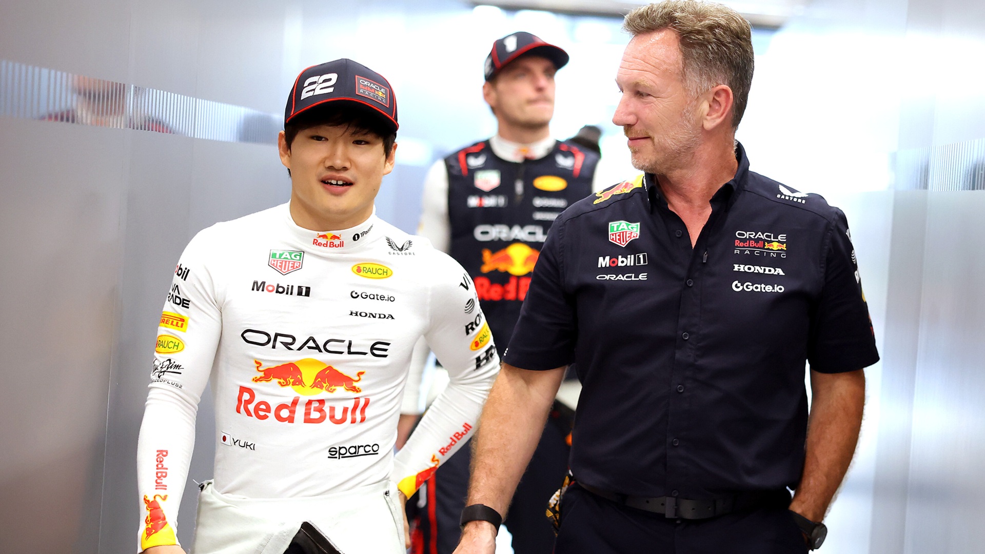 2025-04-18 Tsunoda Yuki Horner Red Bull F1 Formula 1