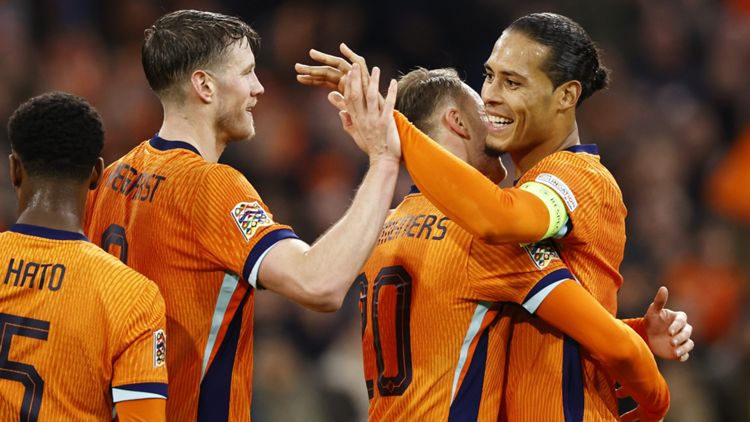 Jorrel Hato Wout Weghorst Teun Koopmeiners Virgil van Dijk Niederlande UEFA Nations League 16112024