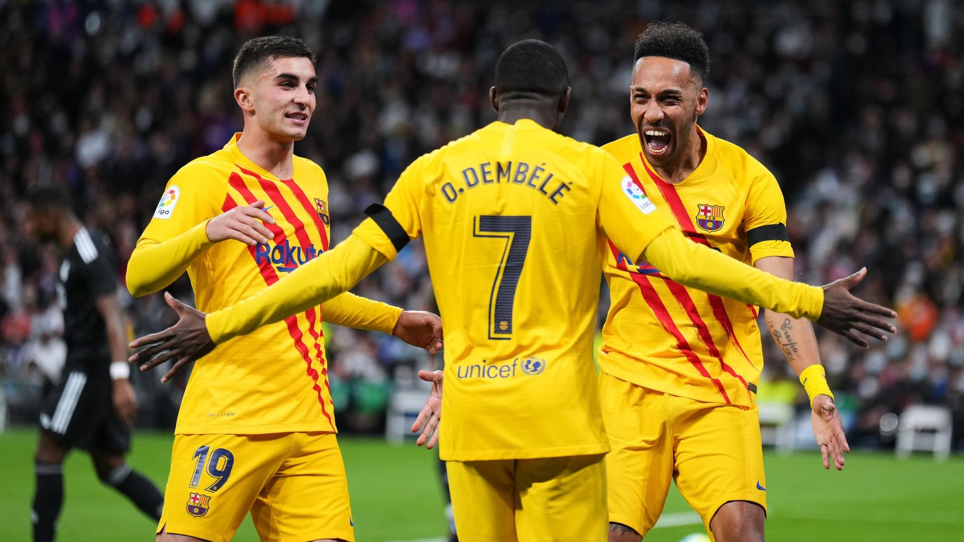 Aubameyang del Barcellona esulta dopo la doppietta nel Clasico contro il Real Madrid