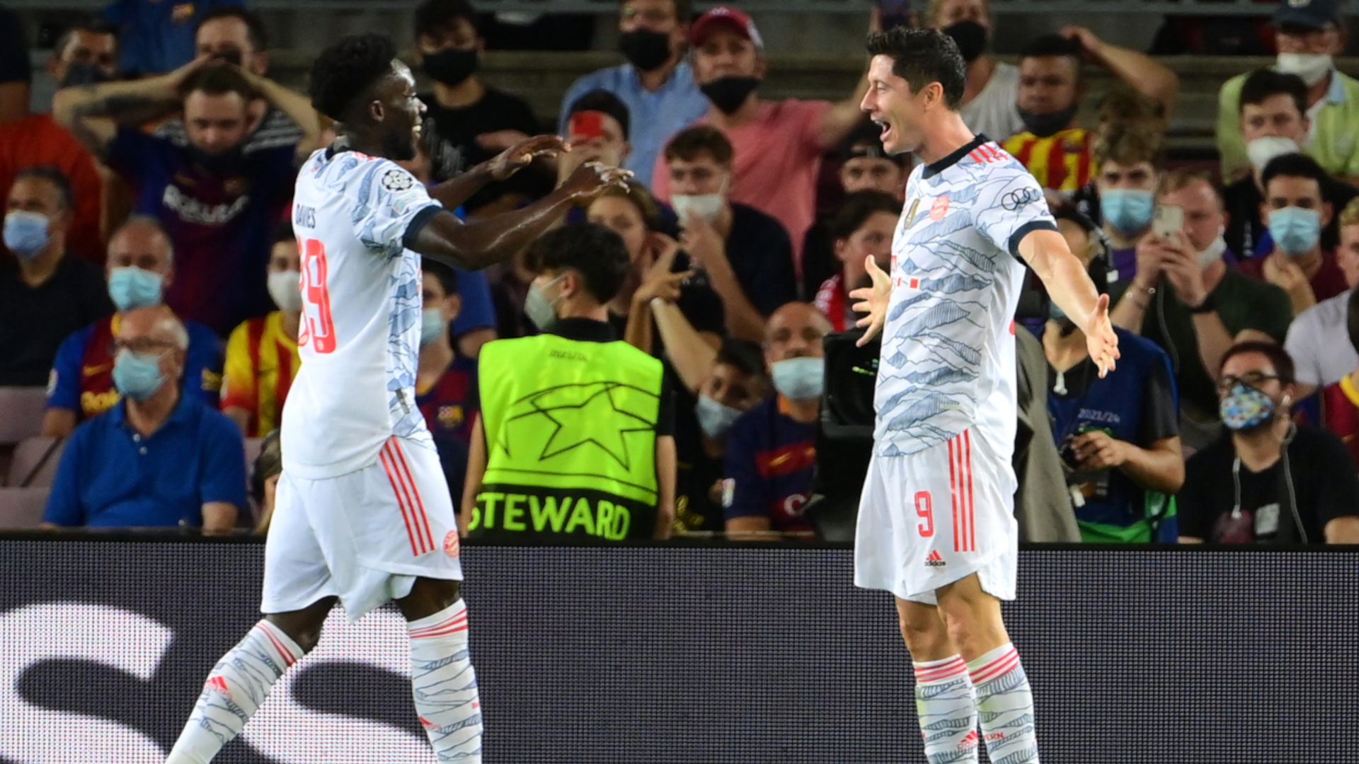 FC Bayern München Alphonso Davis Robert Lewandowski Champions League 14092021