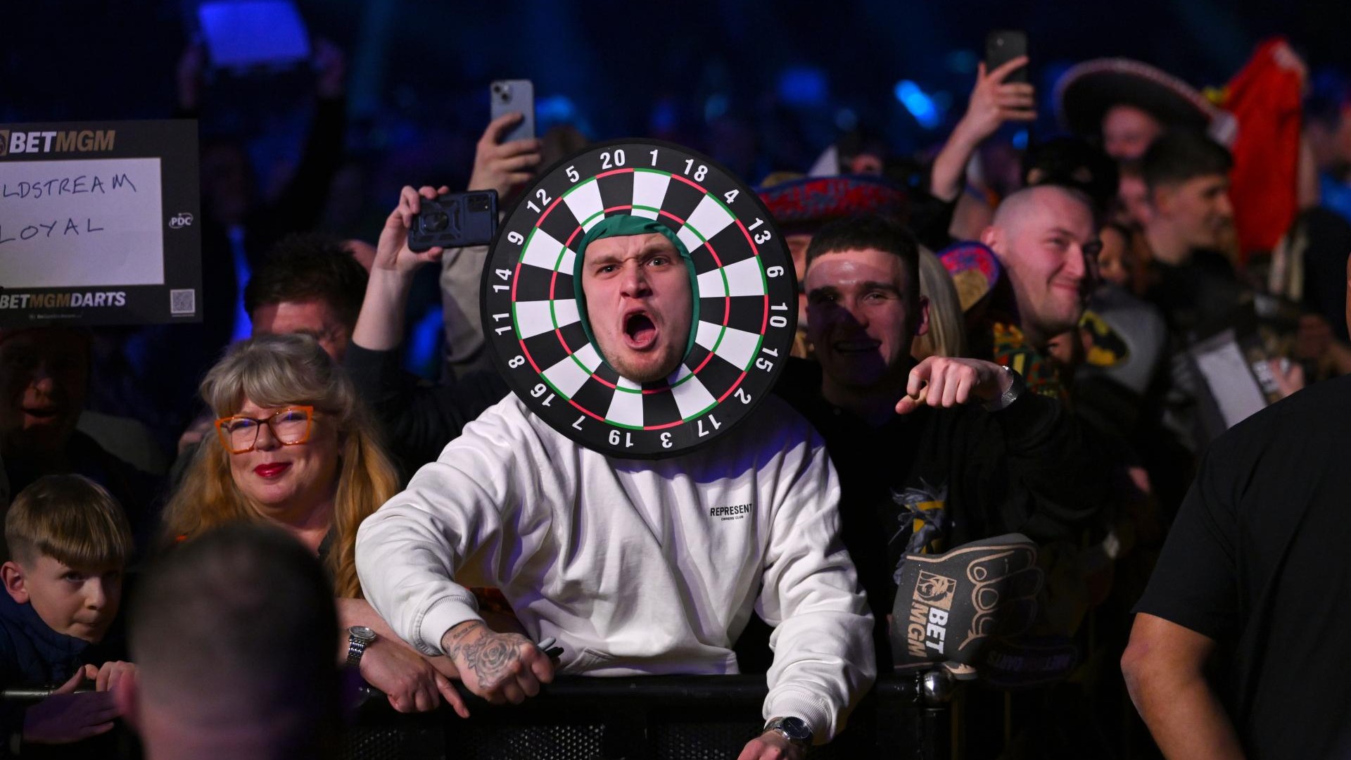 Premier League Darts Fans 22022024