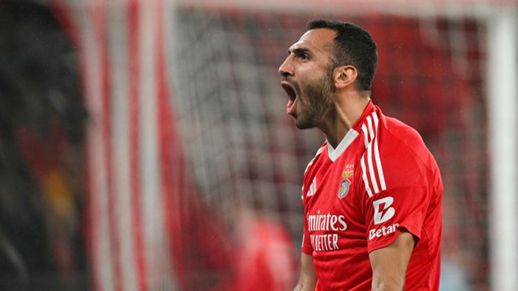 transform-20afb861-a189-4f06-9bec-47bb19e2355c-Vangelis-Pavlidis-celebrates-after-scoring-for-Benfica-against-Monaco