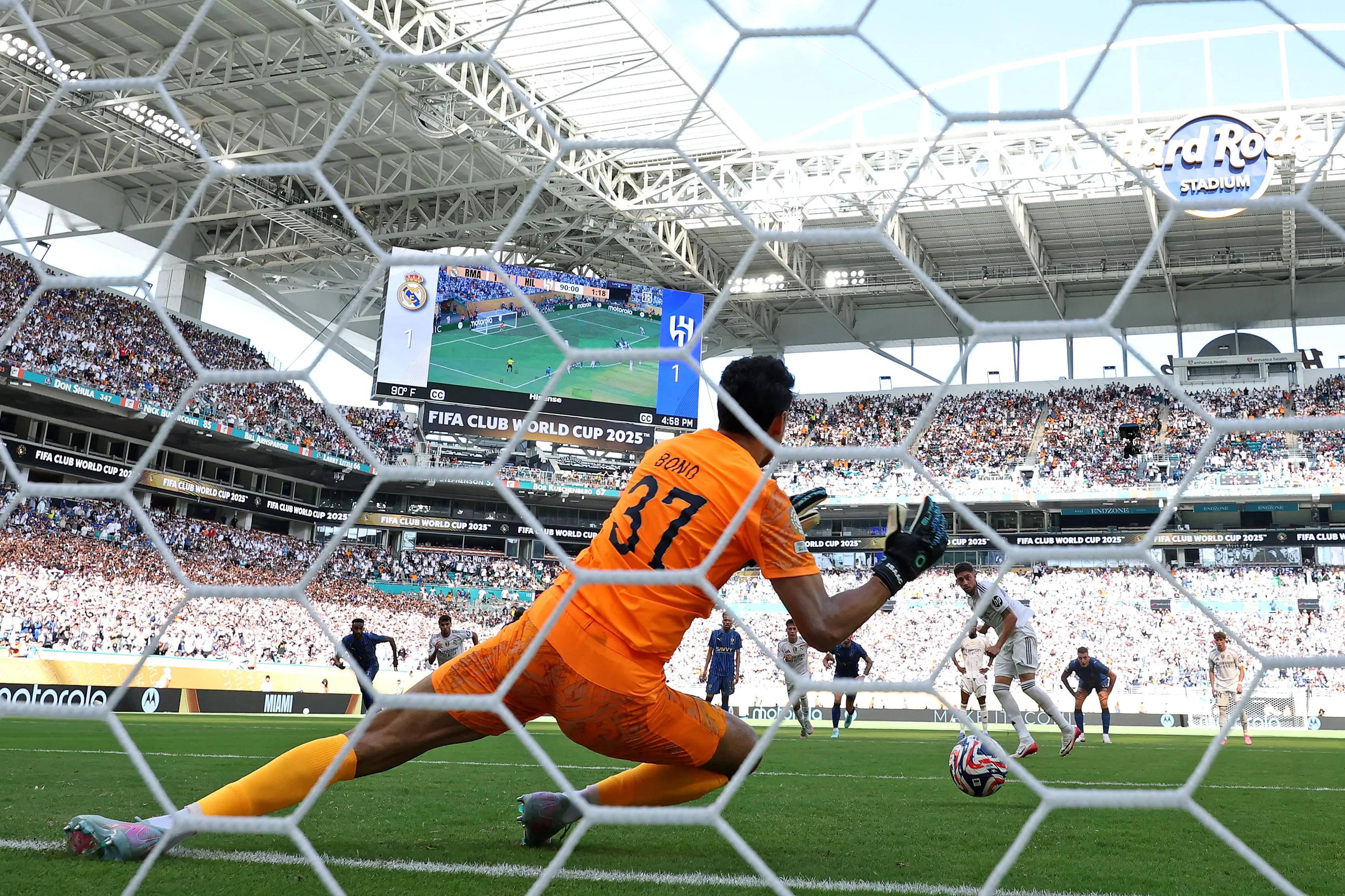 transform-eb42e76e-603a-45d5-bc48-82fcd0df253e-Real-Madrid-CF-v-Al-Hilal-Group-H-FIFA-Club-World-Cup-2025