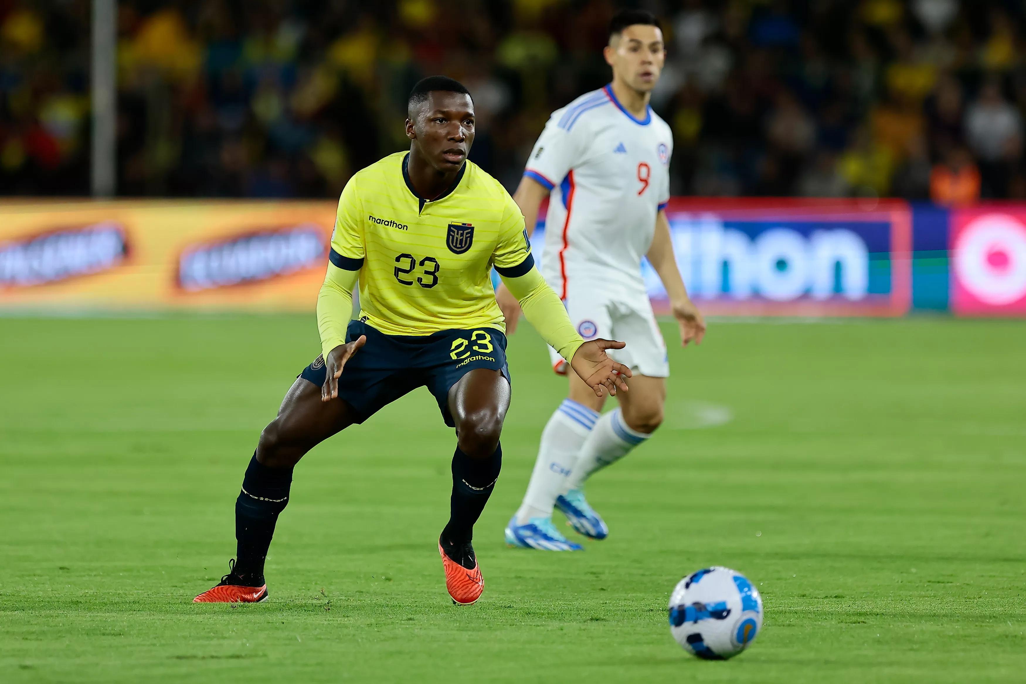 transform-9c1c7a0a-3d7a-4d41-ac3b-85599a479bee-Moises-Caicedo-in-action-for-Ecuador-against-Chile