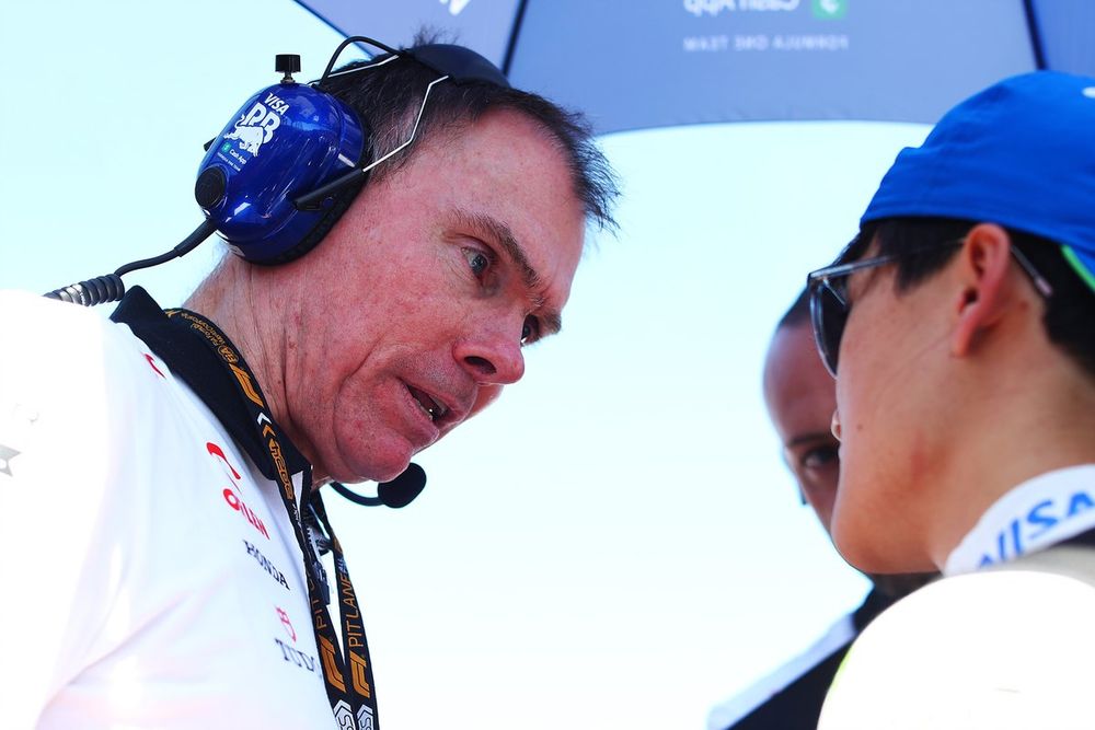 images-mgl-2eAD1Q92-s1000-alan-permane-racing-director-a