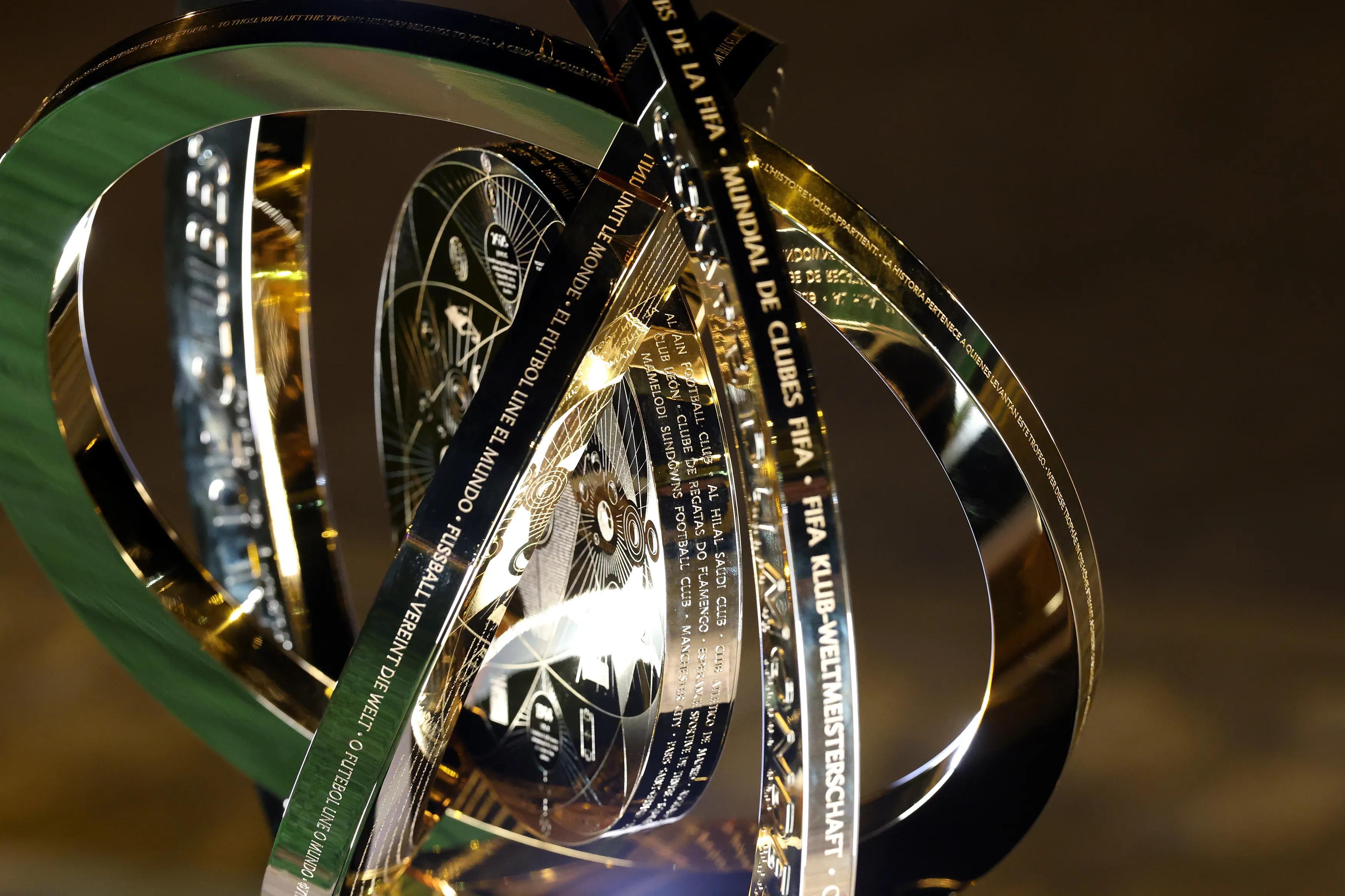 transform-aa4bc8f9-9f7a-4b80-9ab1-d38040bc65e8-FIFA-Club-World-Cup-Trophy-Tour-Al-Ain-Day-1