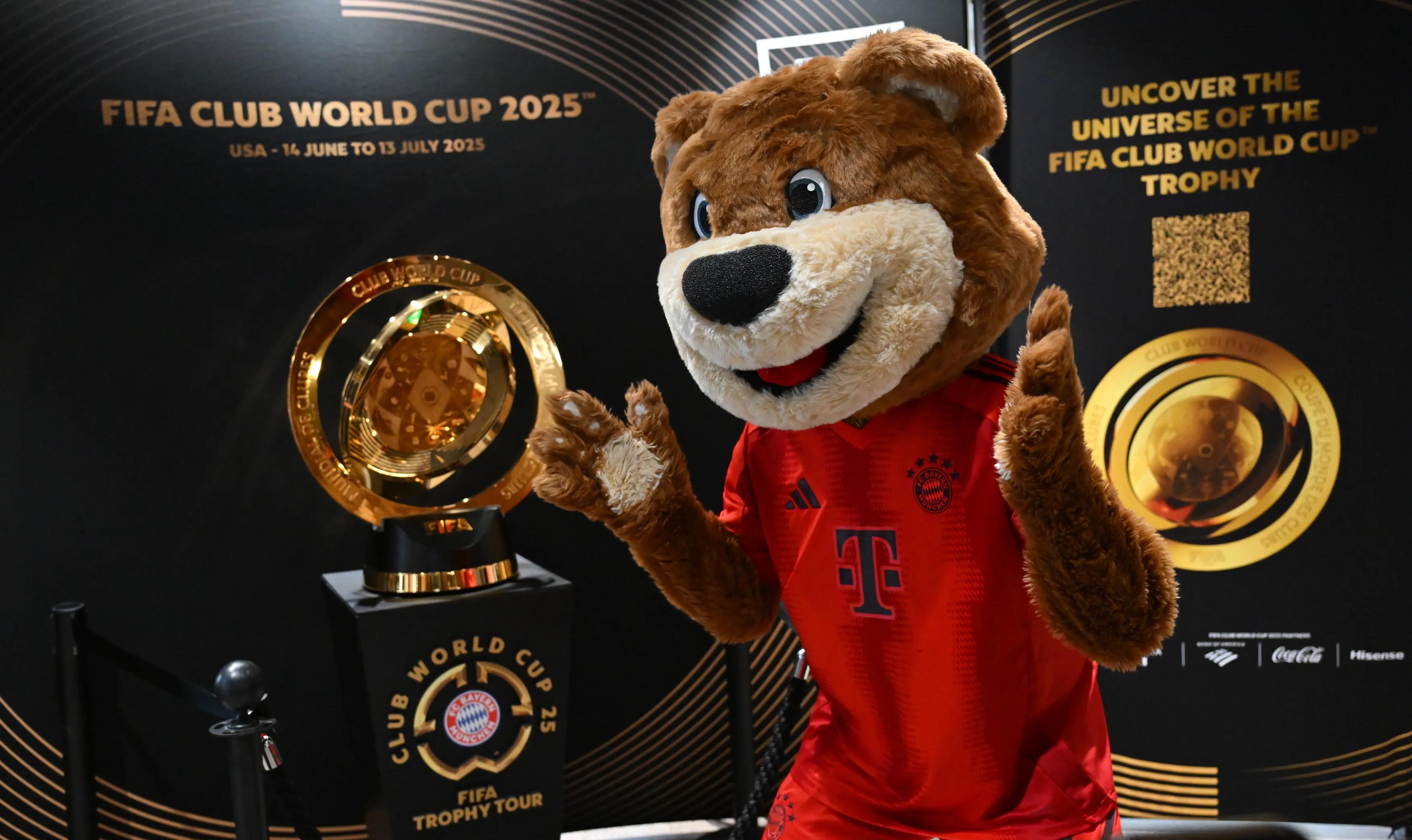 transform-8a0a9d37-7592-428d-818a-fa985bb01144-FIFA-Club-World-Cup-Trophy-Tour-Bayern-Munich-Day-2