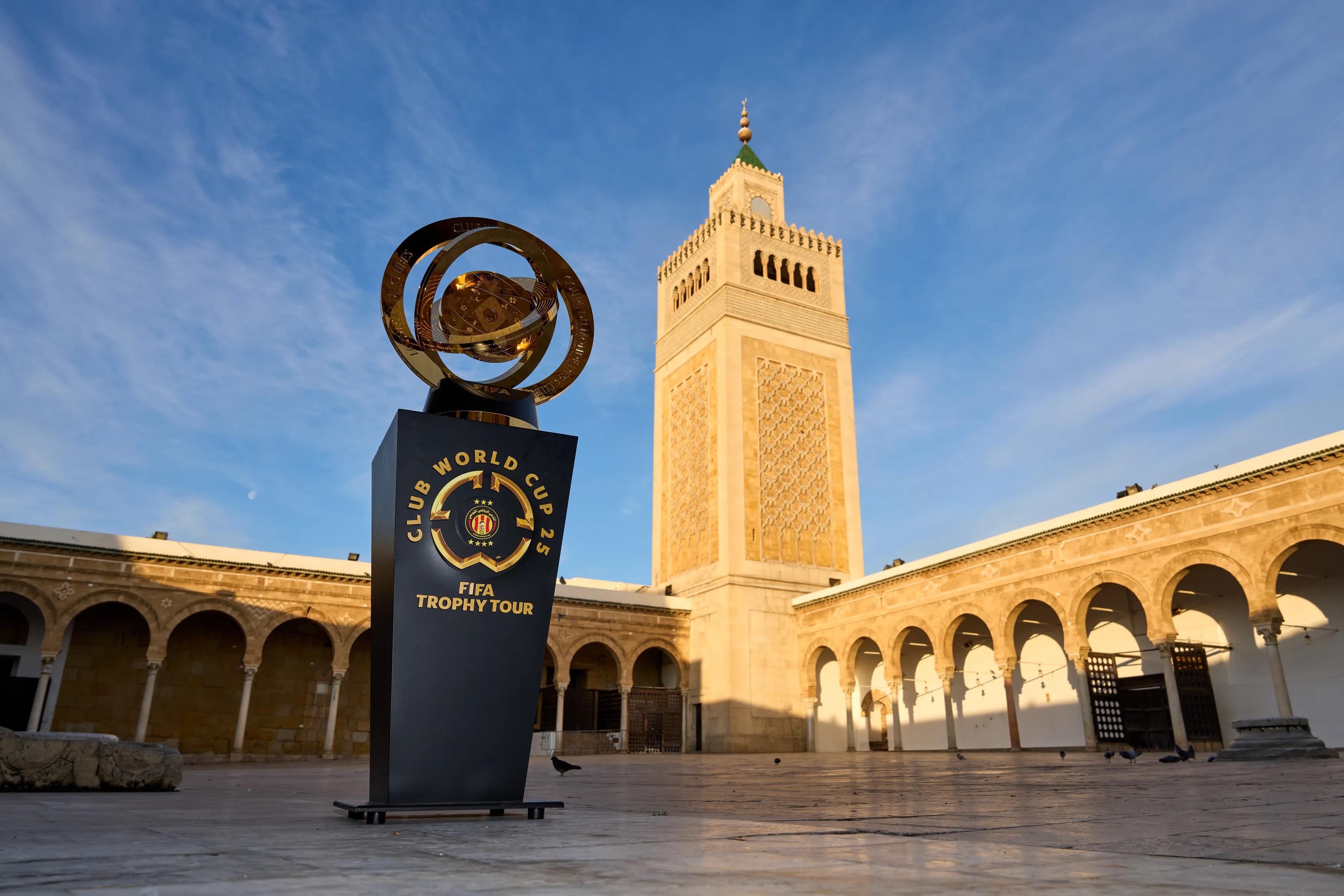 transform-cf7776ee-1fda-45ee-8b70-b9da3cd1a435-FIFA-Club-World-Cup-Trophy-Tour-ES-Tunis-Day-3