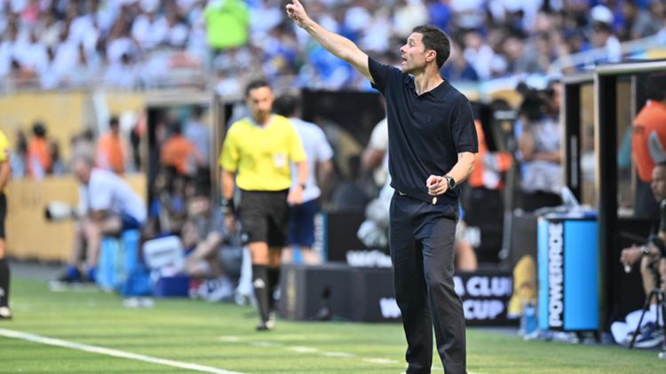 transform-5b4f3160-4d9a-42d8-8d04-9f39305fc15c-Xabi-Alonso-coaching-Real-Madrid-at-the-FCWC