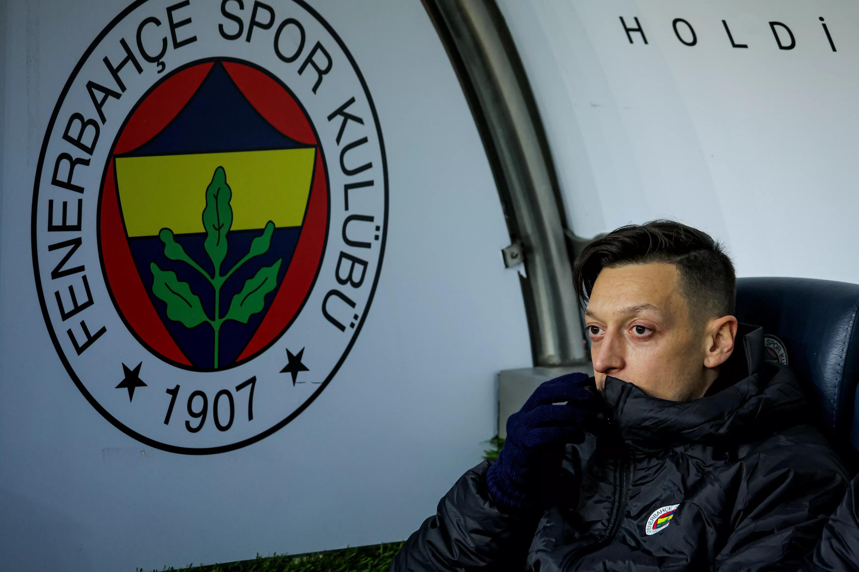transform-bedd4994-f9bf-43a5-8c2e-b613f32ea2c7-Mesut-Ozil-of-Fenerbahce-SK-vs-Trabzonspor