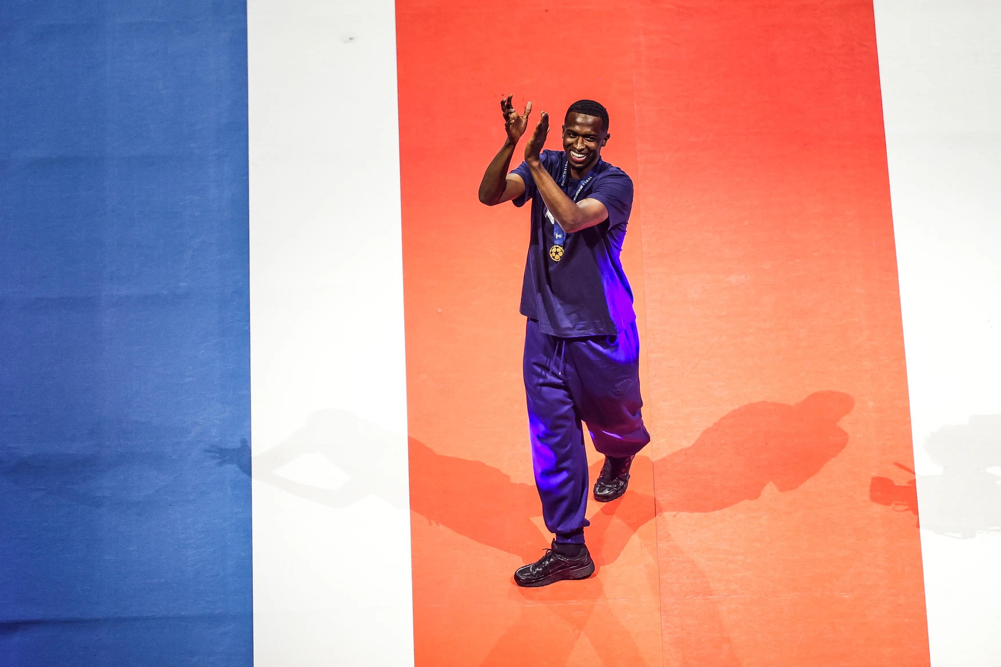 transform-ee098e10-4da8-487f-a939-731febacf029-William-Pacho-playing-for-Ecuador