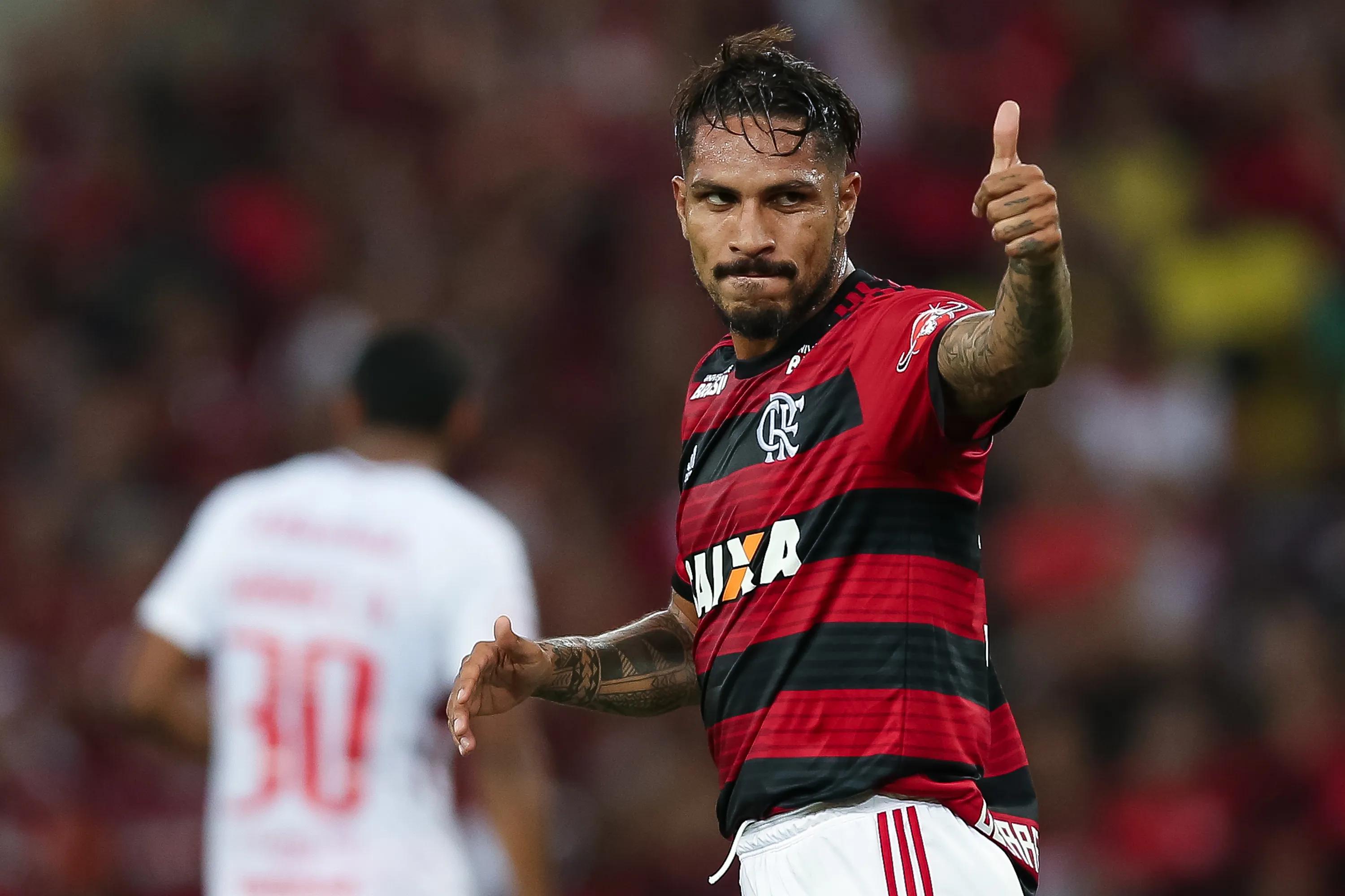 transform-0c60206d-1508-401e-9026-0ccee6288680-Paolo-Guerrero-of-Flamengo-gestures-during-a-match-between-Flamengo-and-Internacional-as-part-of-Brasileirao-Series-A-2018