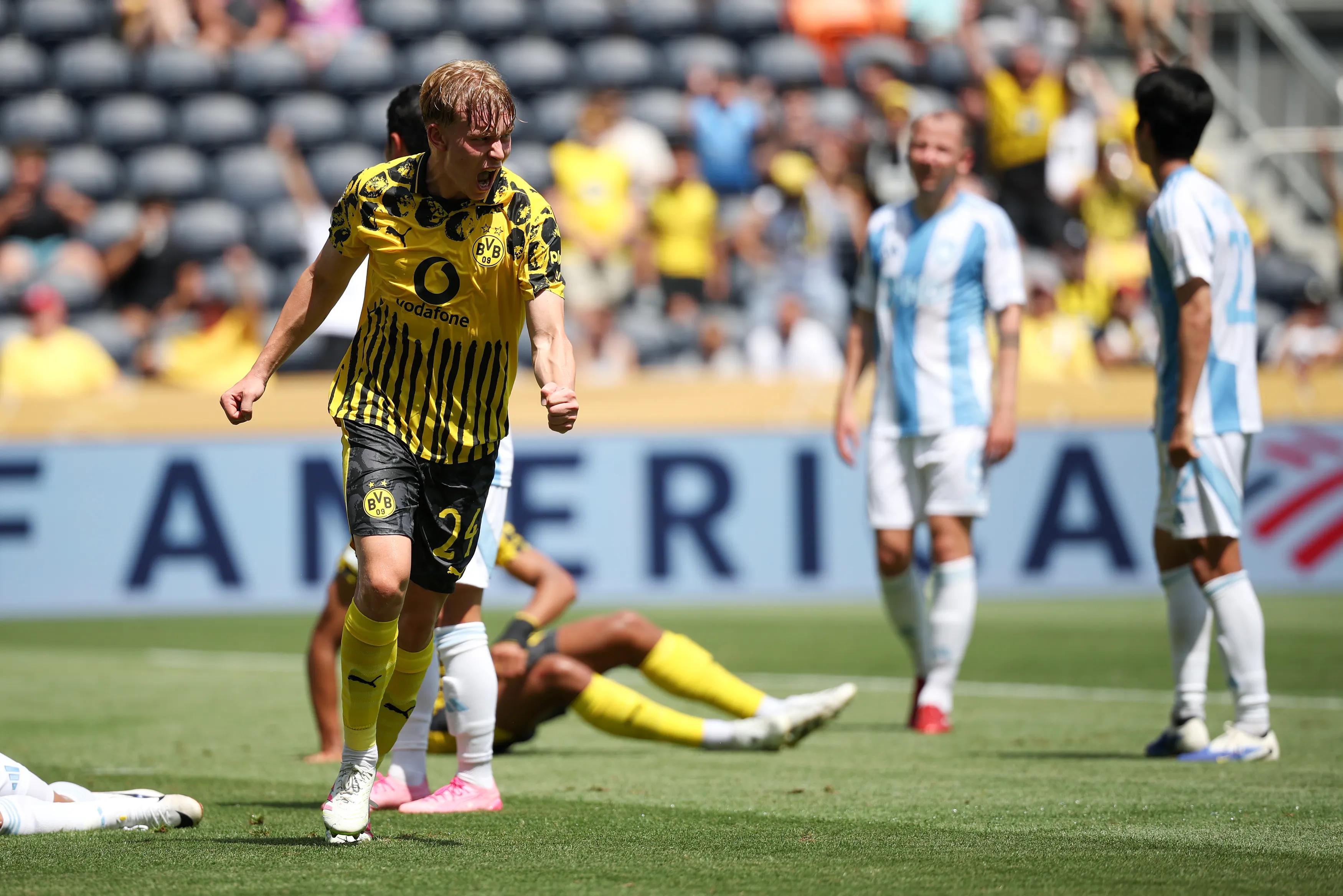 transform-3e2ee2b8-3b68-4bb4-9b97-daef7552e6fd-Borussia-Dortmund-v-Ulsan-HD-FC-Group-F-FIFA-Club-World-Cup-2025