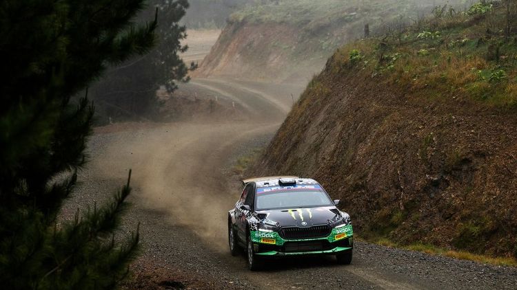 images-mgl-YpNrA4W0-s1000-oliver-solberg-elliott-edmonds