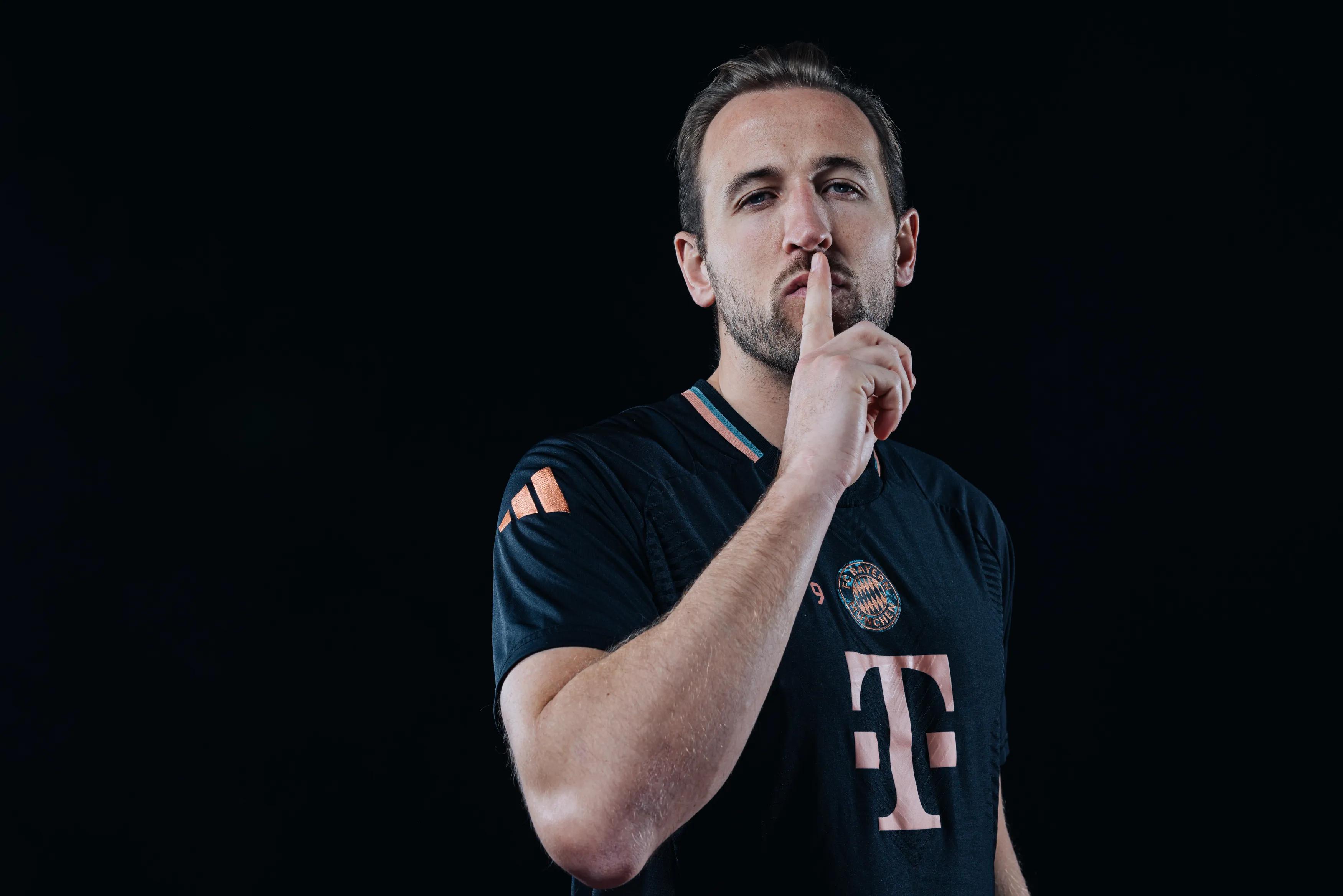 transform-7c9a1c40-53b6-48be-93ce-cf0d87e842e8-Harry-Kane-poses-during-a-Bayern-Munich-FIFA-access-day