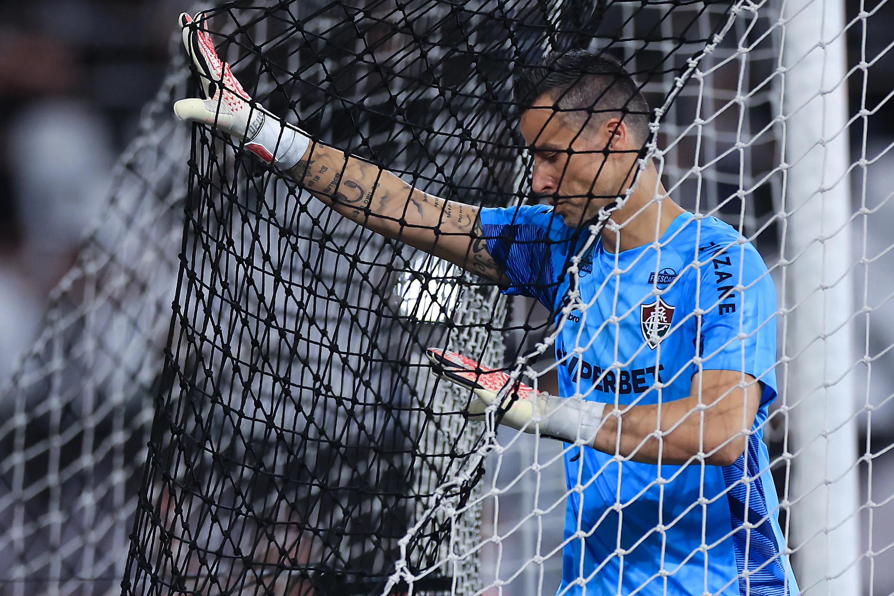 transform-6eda227f-88f8-42de-b528-6fbf244682ff-Goalkeeper-Fabio-in-action-for-Fluminense-in-2025