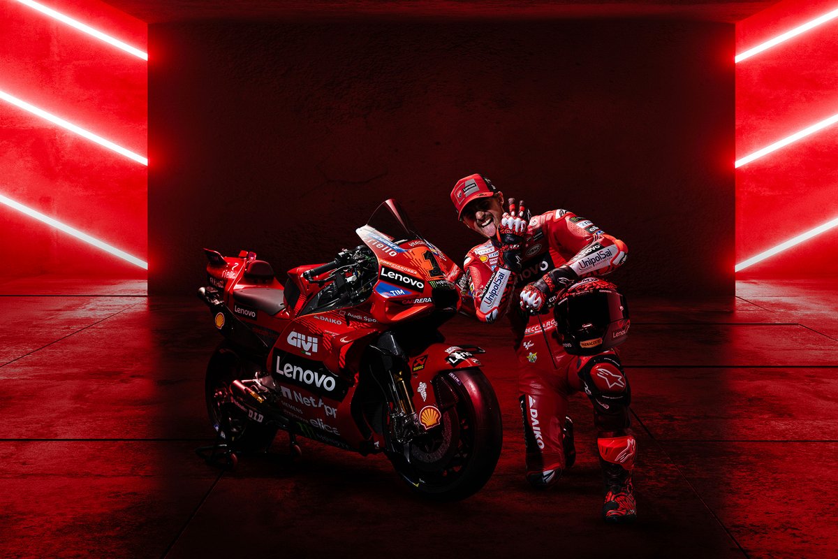 Presentación Ducati MotoGP 2025 con Marc Márquez y Pecco Bagnaia ...