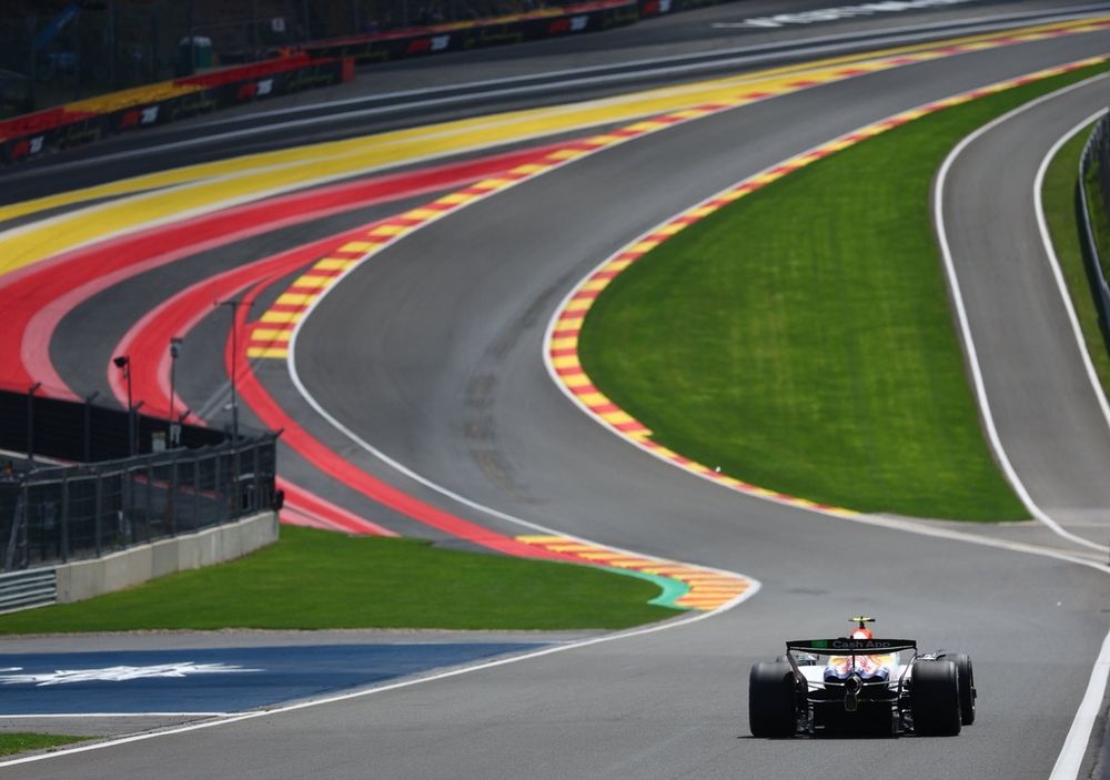 images-mgl-YXREeLd0-s1000-liam-lawson-racing-bulls-team