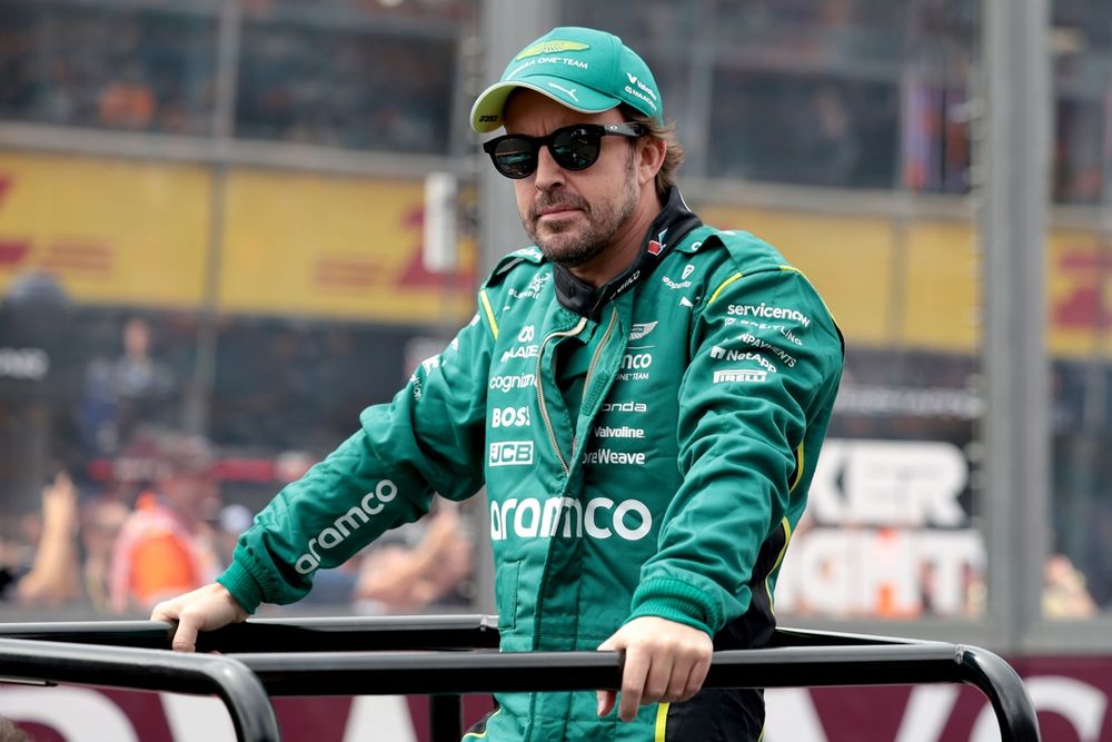 images-mgl-2dE7OqDY-s1000-fernando-alonso-aston-martin-r