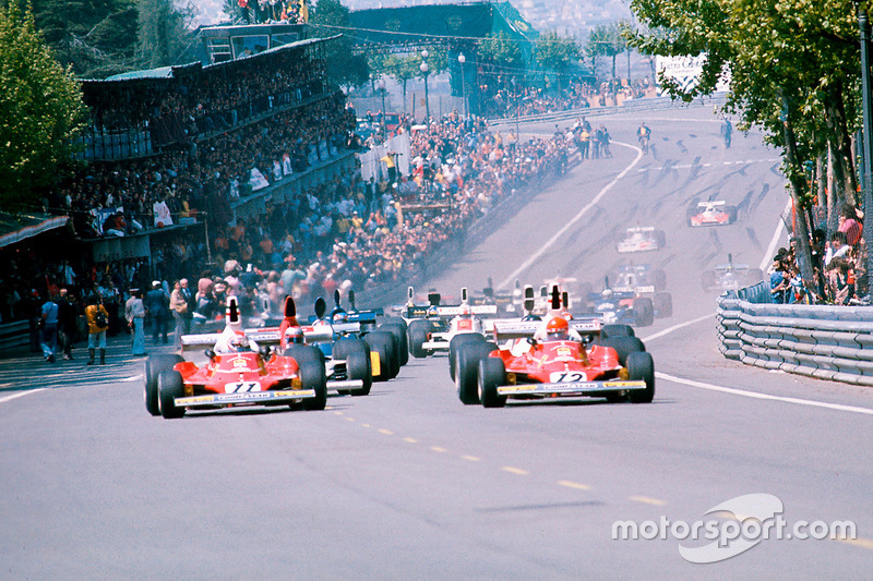 images-mgl-0mPlkRg6-s8-f1-spanish-gp-1975-niki-lauda-leads-away-with-teammate-clay-regazzoni-both-ferrari-312t-s