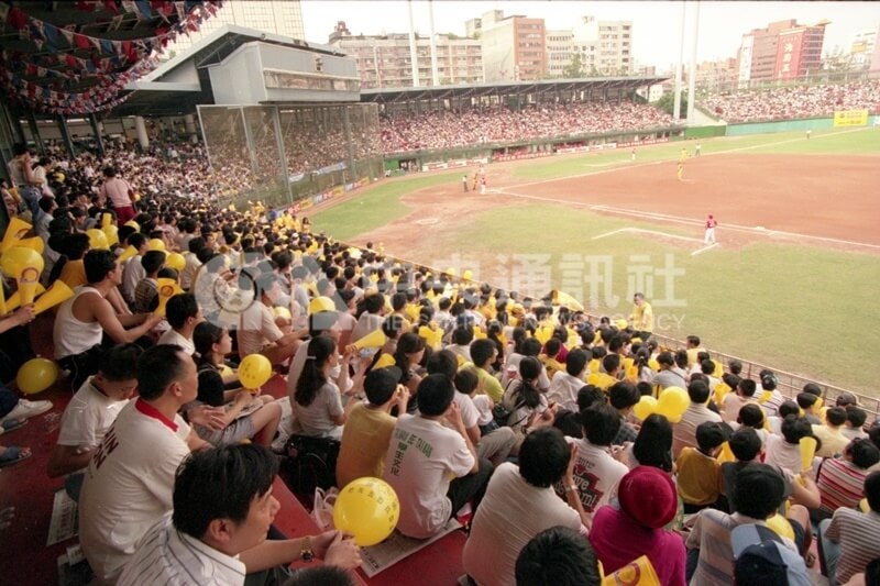 www-WebPhotos-800-20231110-800x533_wmkn_139429855796_0