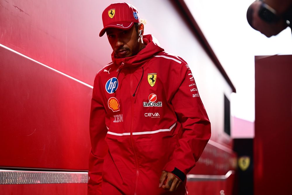 images-mgl-68yqJxG0-s1000-lewis-hamilton-ferrari