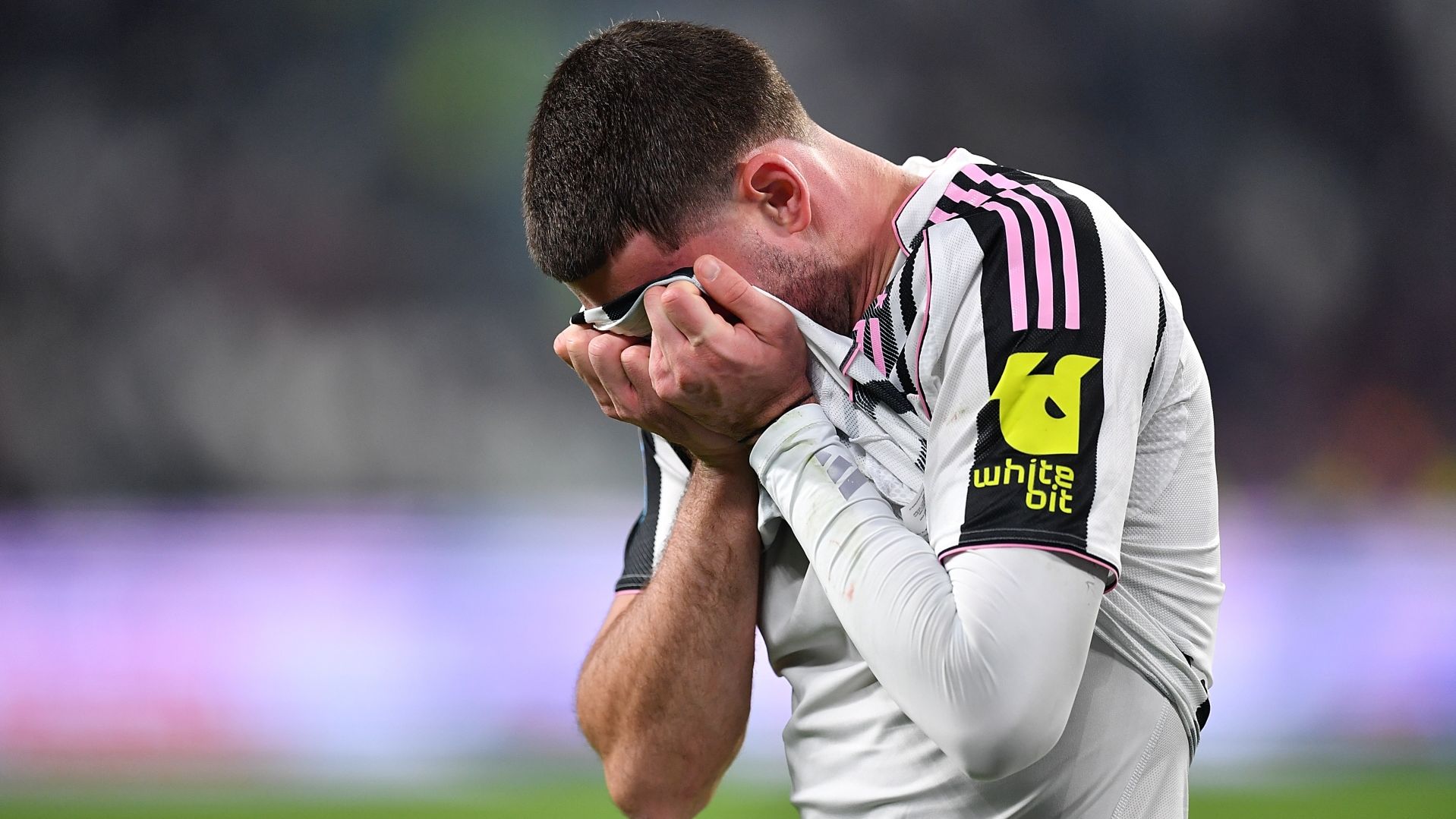 images-v3-blt36f930e143709ca5-crop-MM5DCOJRHA5DCMBXHE5G433XMU5DCORQ-vlahovic%20(8)