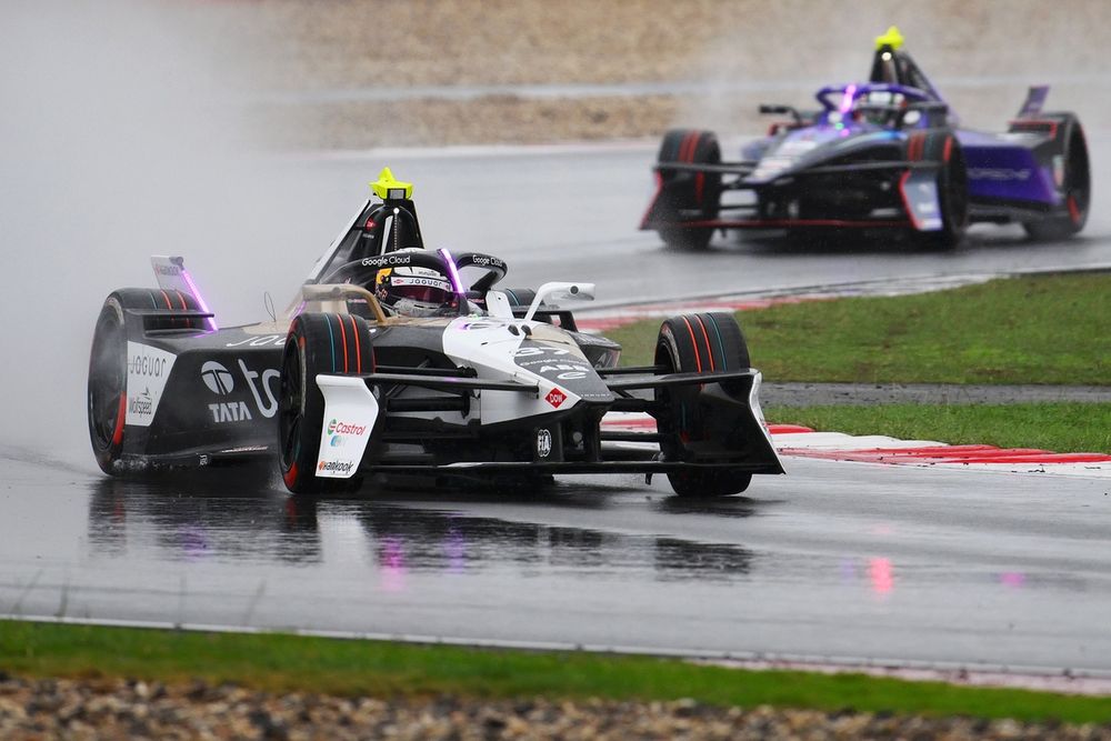 images-mgl-6AErgEN6-s1000-nick-cassidy-jaguar-tcs-racing