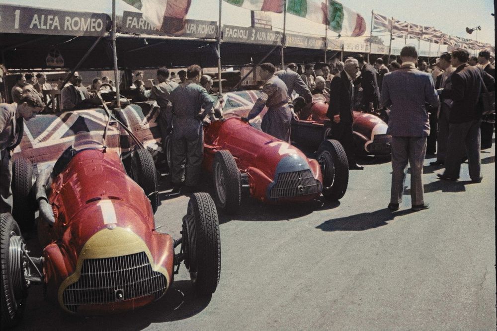 images-mgl-Y99klW8Y-s1000-pit-lane-colour