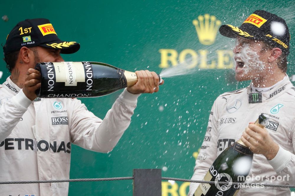 images-mgl-0ZRBqo50-s1000-race-winner-lewis-hamilton-mer-1