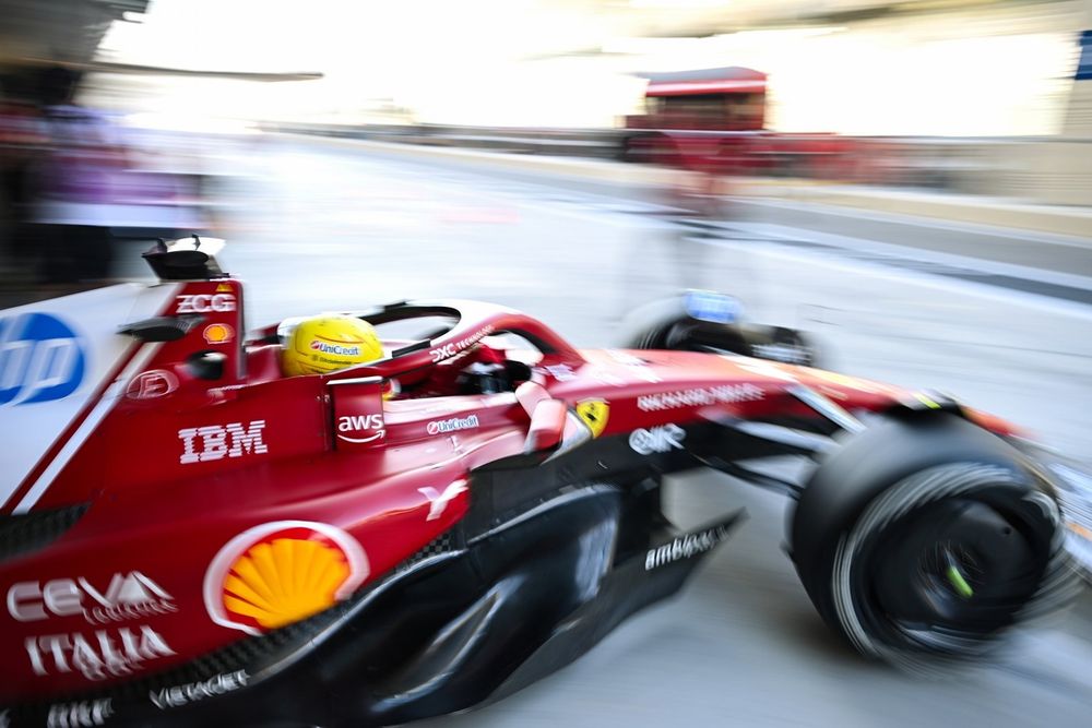 images-mgl-Y9lLqyX2-s1000-lewis-hamilton-ferrari