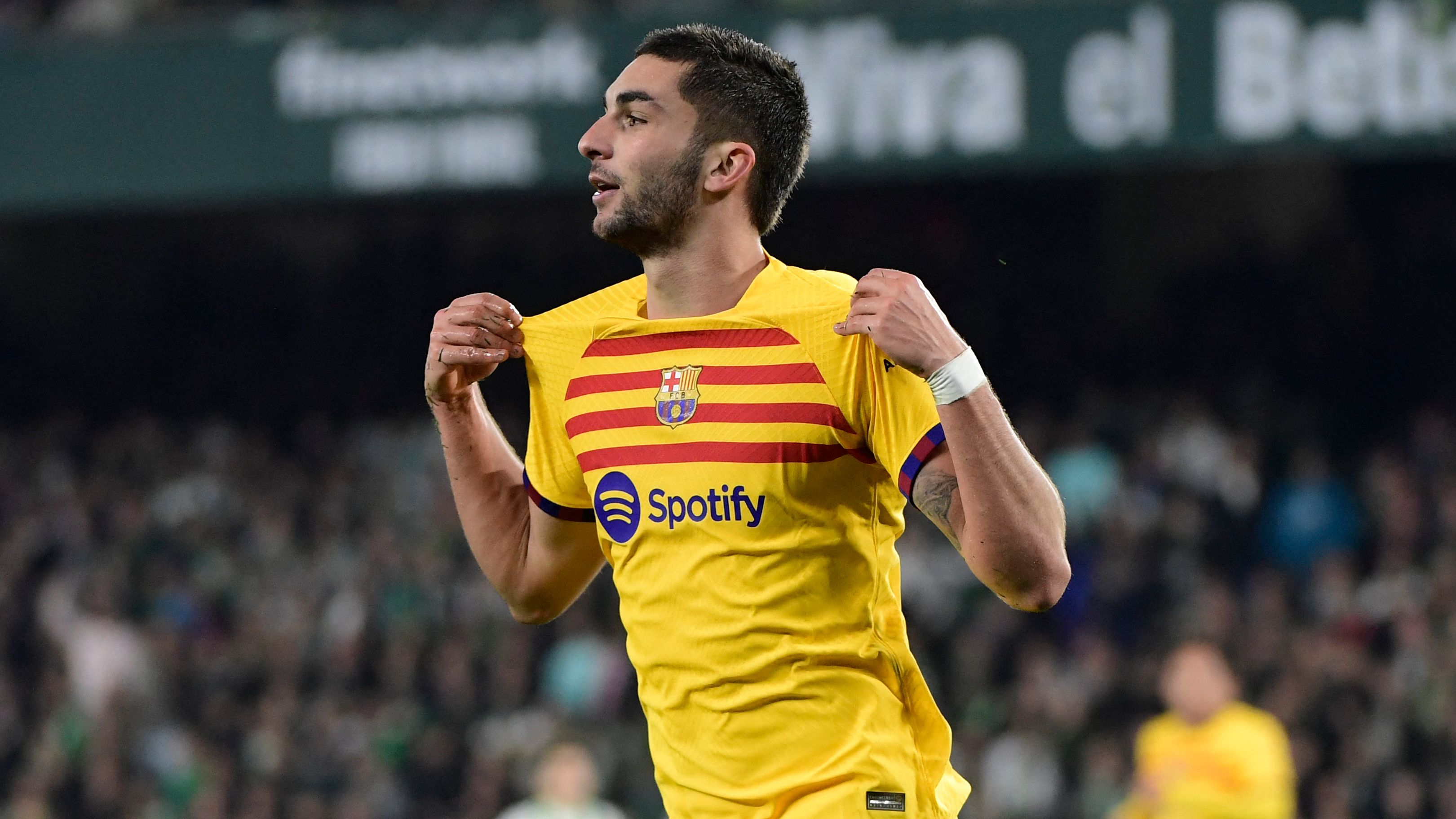 images-v3-getty-1943410060-crop-MM5DGMRUGE5DCOBSGM5G433XMU5DENJ2GUYQ====-GettyImages-1943410060