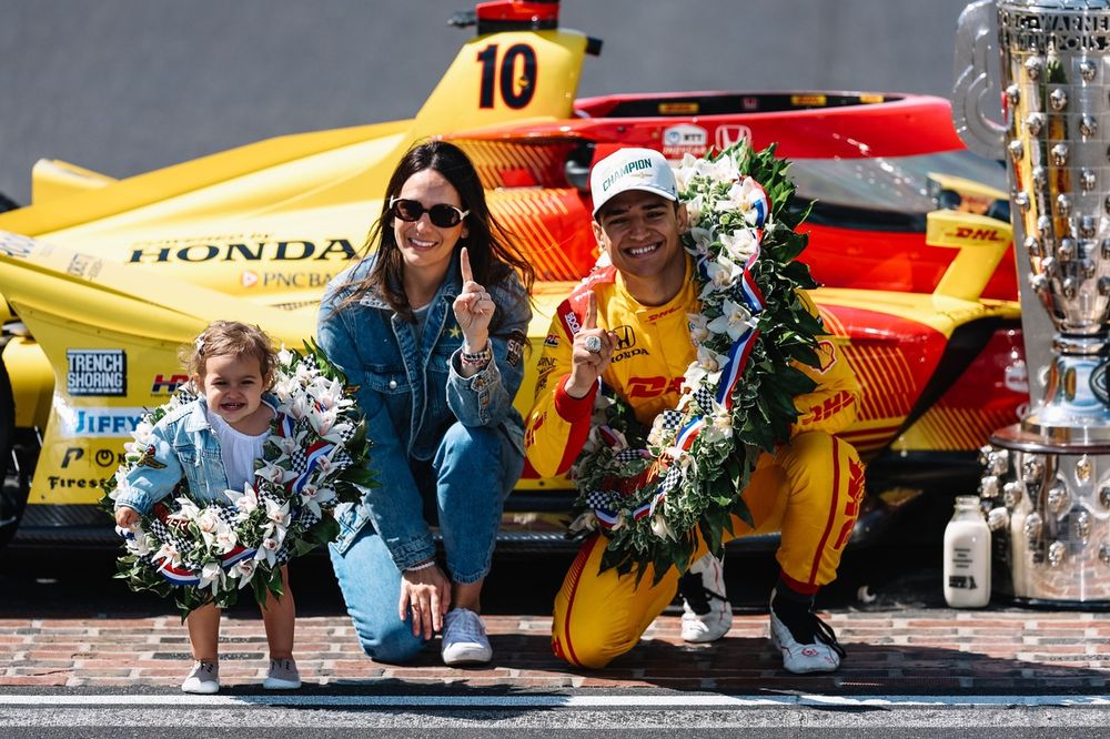 images-mgl-YP3vD3B2-s1000-race-winner-alex-palou-chip-ga