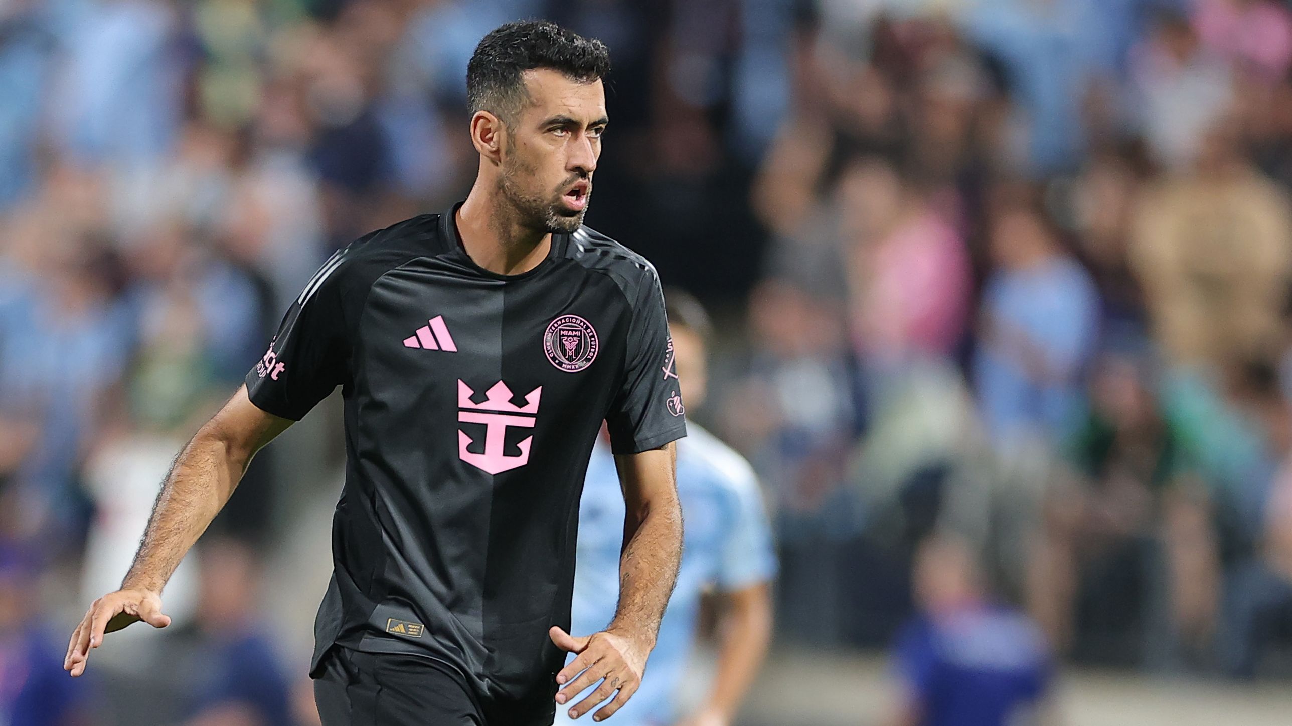 images-v3-getty-2237212567-crop-MM5DENJXGY5DCNBUHE5G433XMU5DKMRTHI2DK===-GettyImages-2237212567