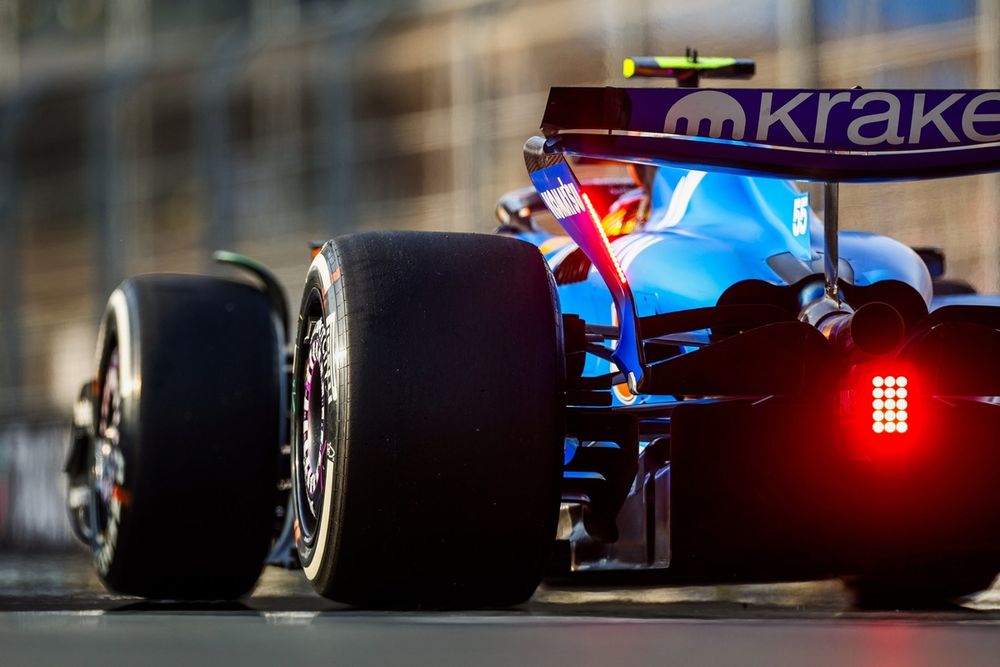 images-mgl-2wBNEje0-s1000-carlos-sainz-williams