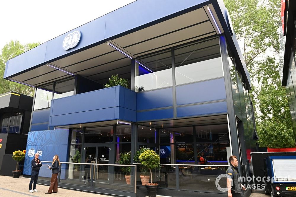 images-mgl-YW7nAwVY-s1000-fia-hospitality