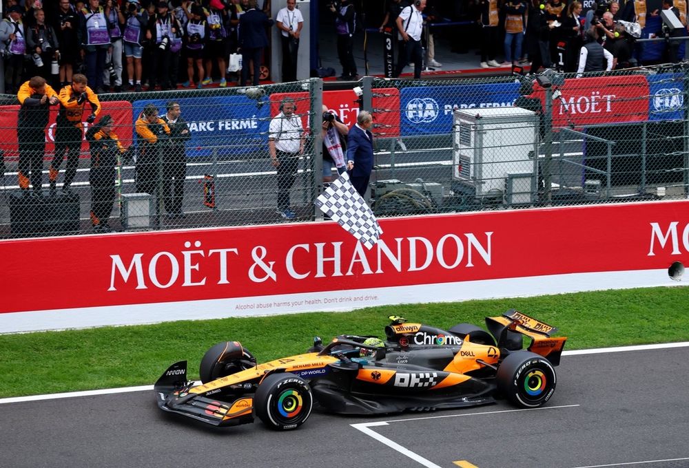 images-mgl-2d1kJQeY-s1000-lando-norris-mclaren