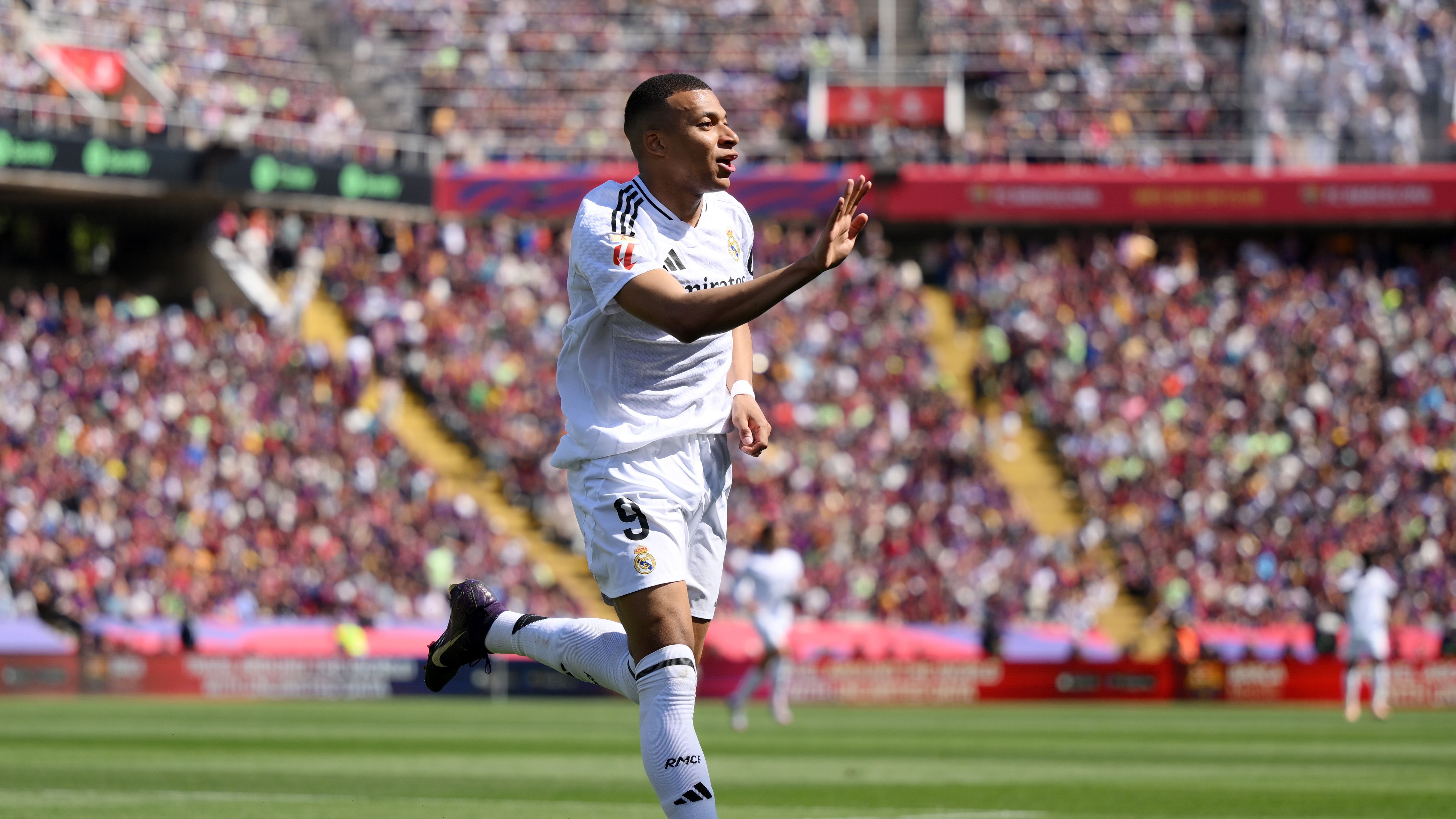 images-v3-getty-2214543597-crop-MM5DINBTGI5DENBZGM5G433XMU5DCORQ-GettyImages-2214543597