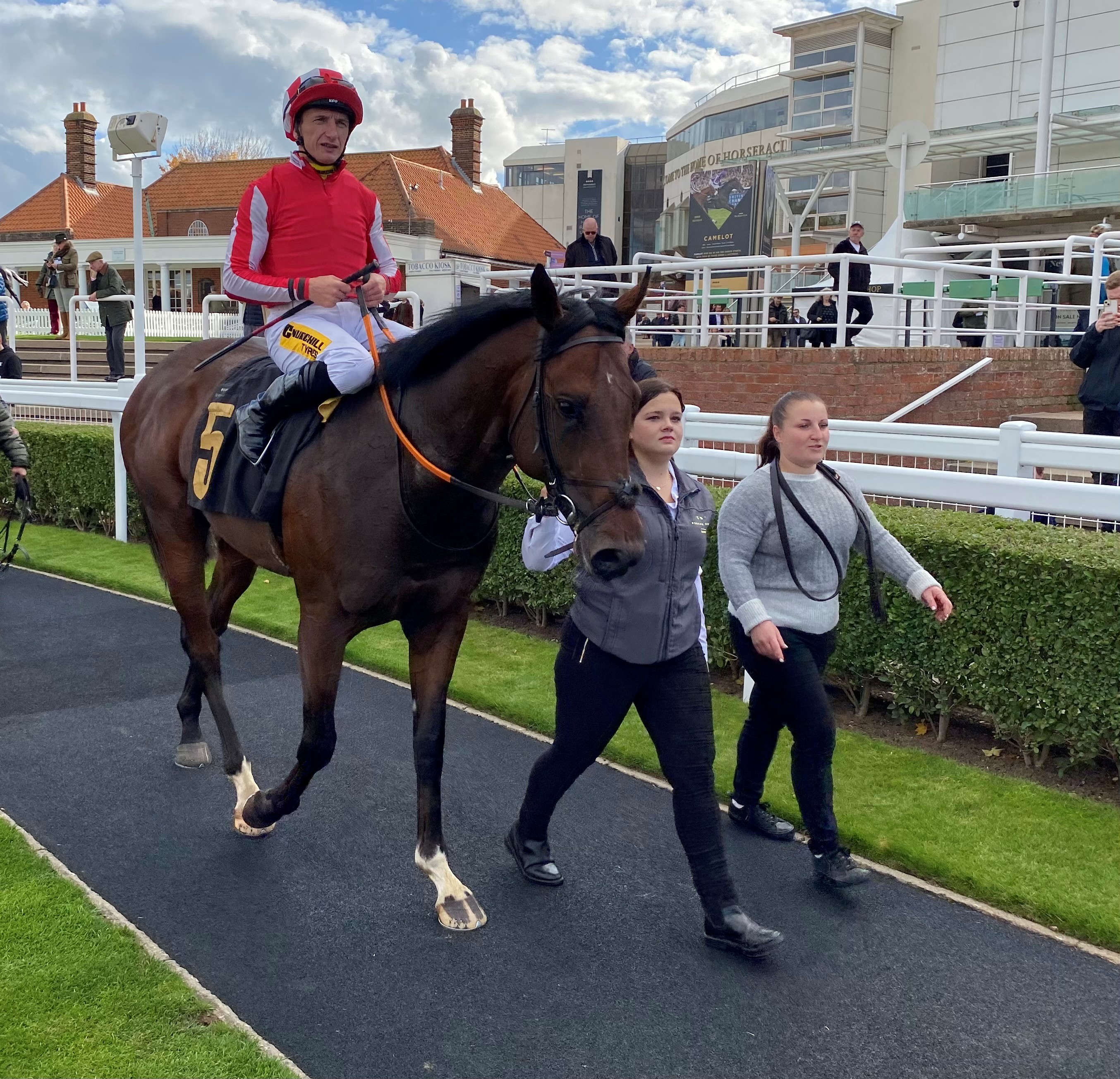 2025-10-22153439-2691bf06-3723-40da-98bb-31aee54bbe2d