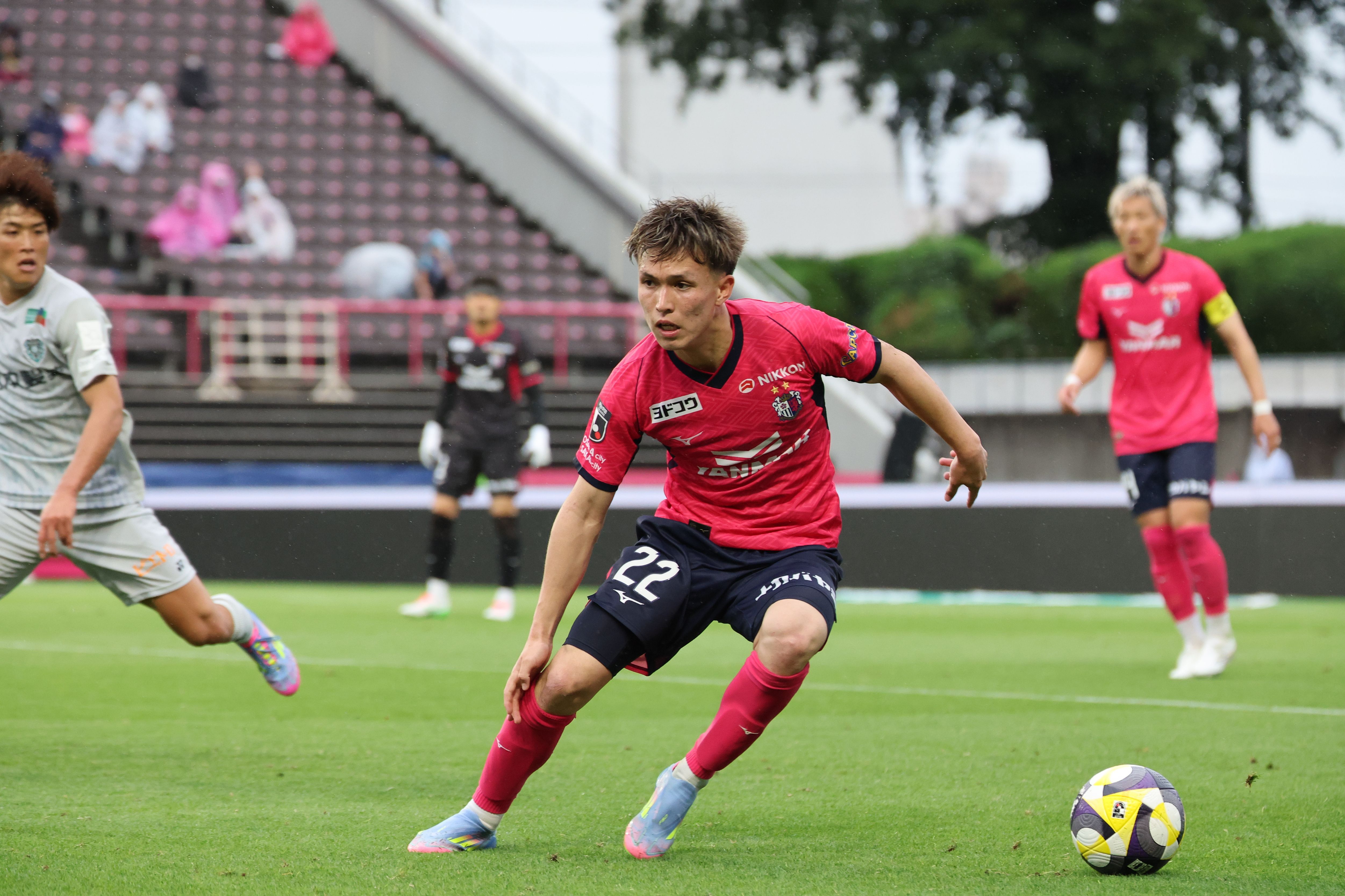 images-v3-bltd5fad1a349cdb612-GettyImages-2216801931