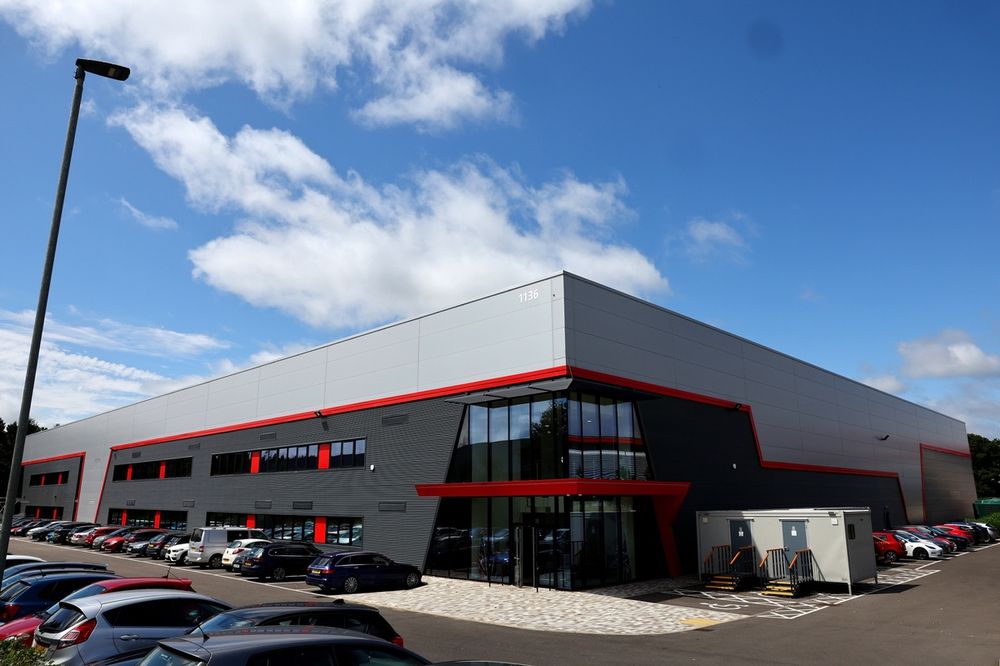 images-mgl-6n9ZDvgY-s1000-cadillac-f1-team-works-shop