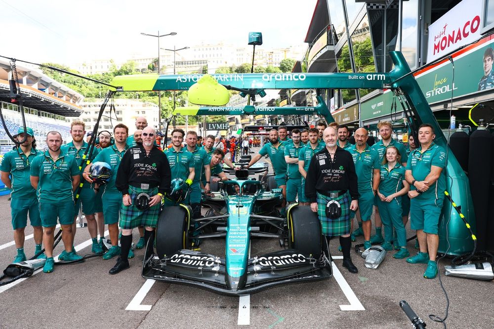 images-mgl-0qX5N4Q6-s1000-aston-martin-f1-team-tribute-t