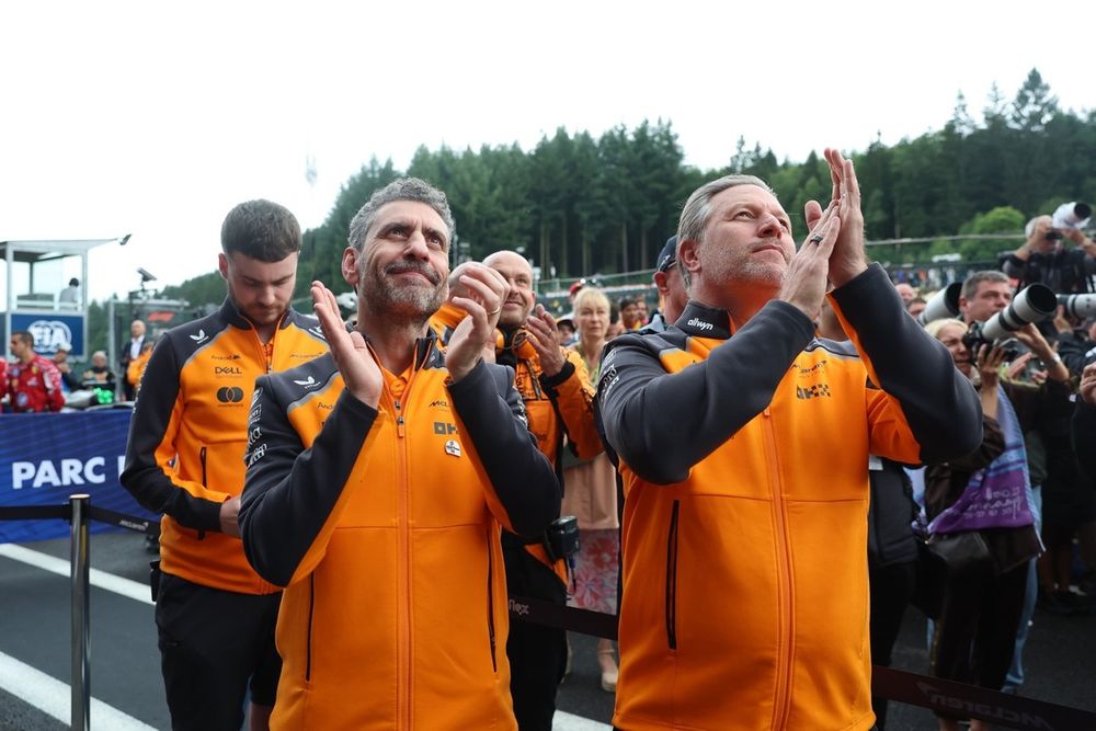 images-mgl-Yv87rV70-s1000-andrea-stella-mclaren-zak-brow