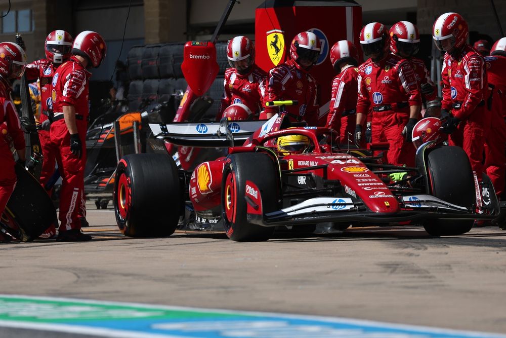 images-mgl-6gplgJa0-s1000-lewis-hamilton-ferrari