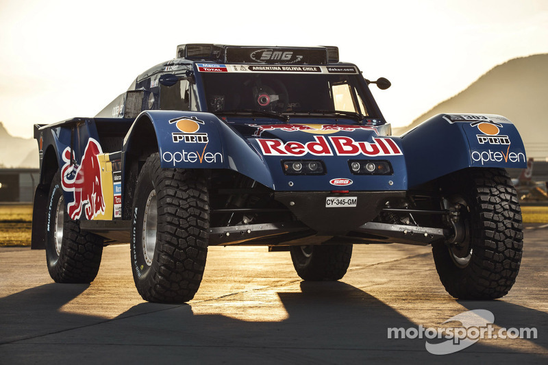 static-img-mgl-1600000-1650000-1651000-1651900-1651926-s8-dakar-red-bull-riders-and-drivers-presentation-2013-the-smg-buggy-to-be-driven-by-carlos-s