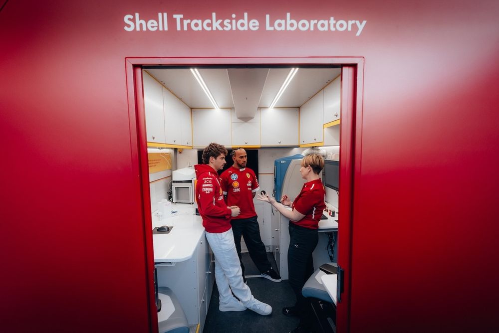 images-mgl-2dE7DyBY-s1000-scuderia-ferrari-hp-2025-shell