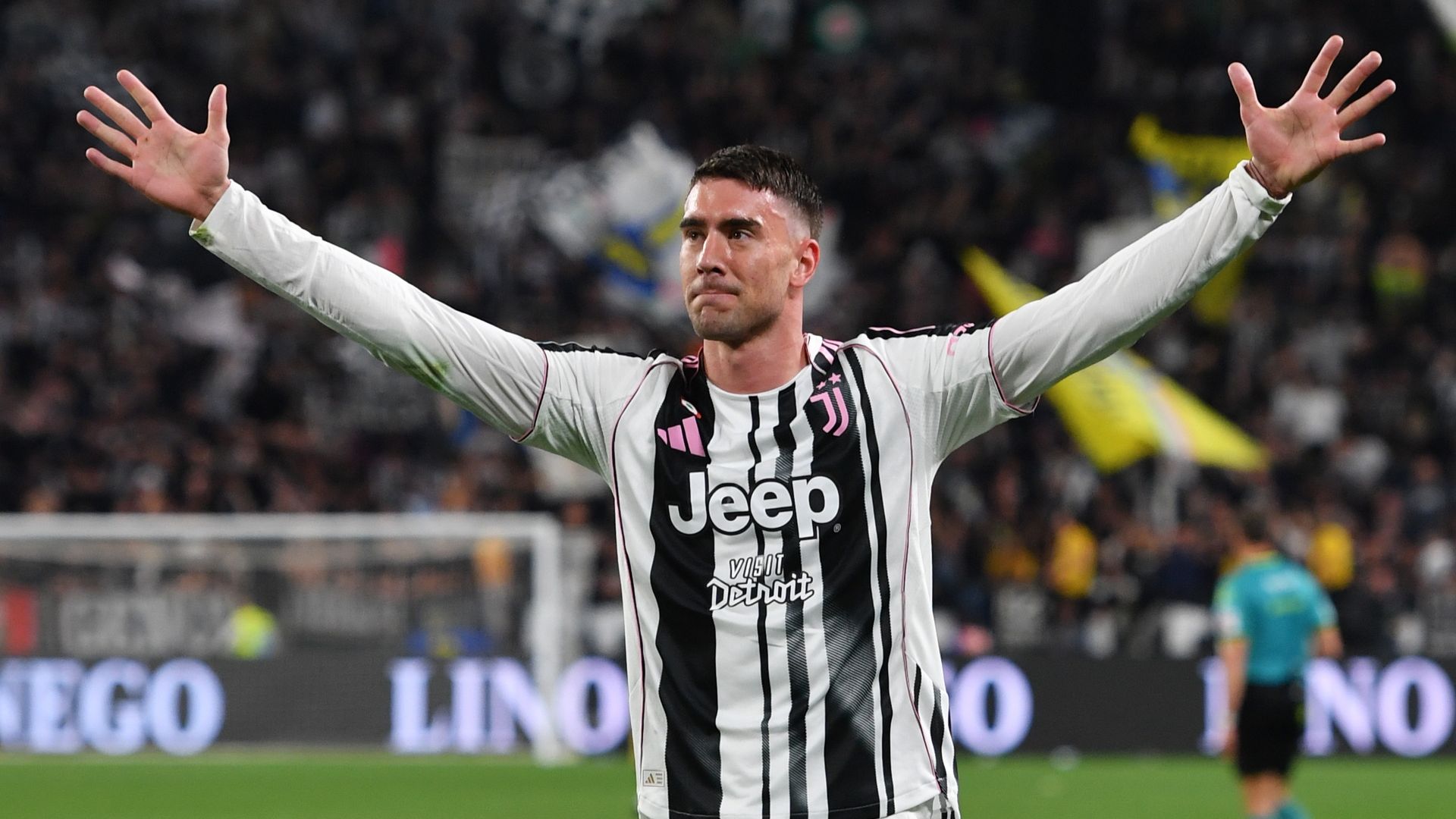 images-v3-blt291f2fc3f05c6b69-crop-MM5DCOJSGA5DCMBYGA5G433XMU5DAORR-Vlahovic%20Juventus%20(1)