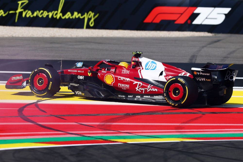 images-mgl-2y3eEAv6-s1000-lewis-hamilton-ferrari